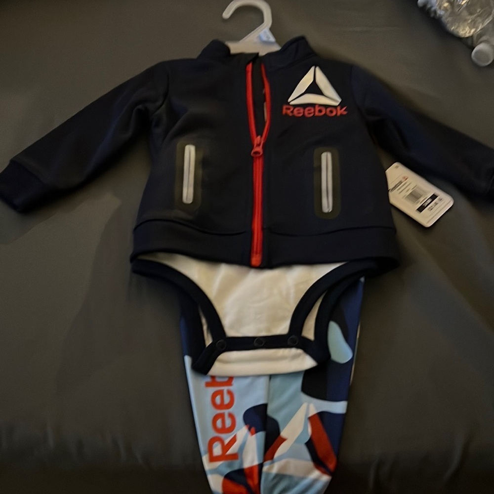 Reebok size 18M